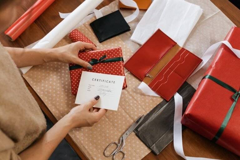 Perfect Gifts for Girlfriend – Find Love & Joy