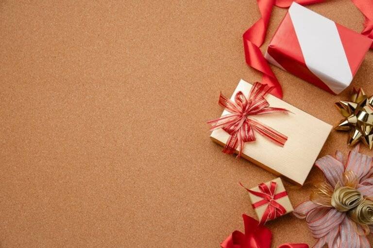 10 Romantic Gift Ideas for Your Girlfriend
